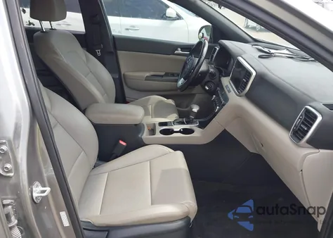 2021 Kia Sportage S z USA, uszkodzony, nr VIN KNDP63AC5M7847956